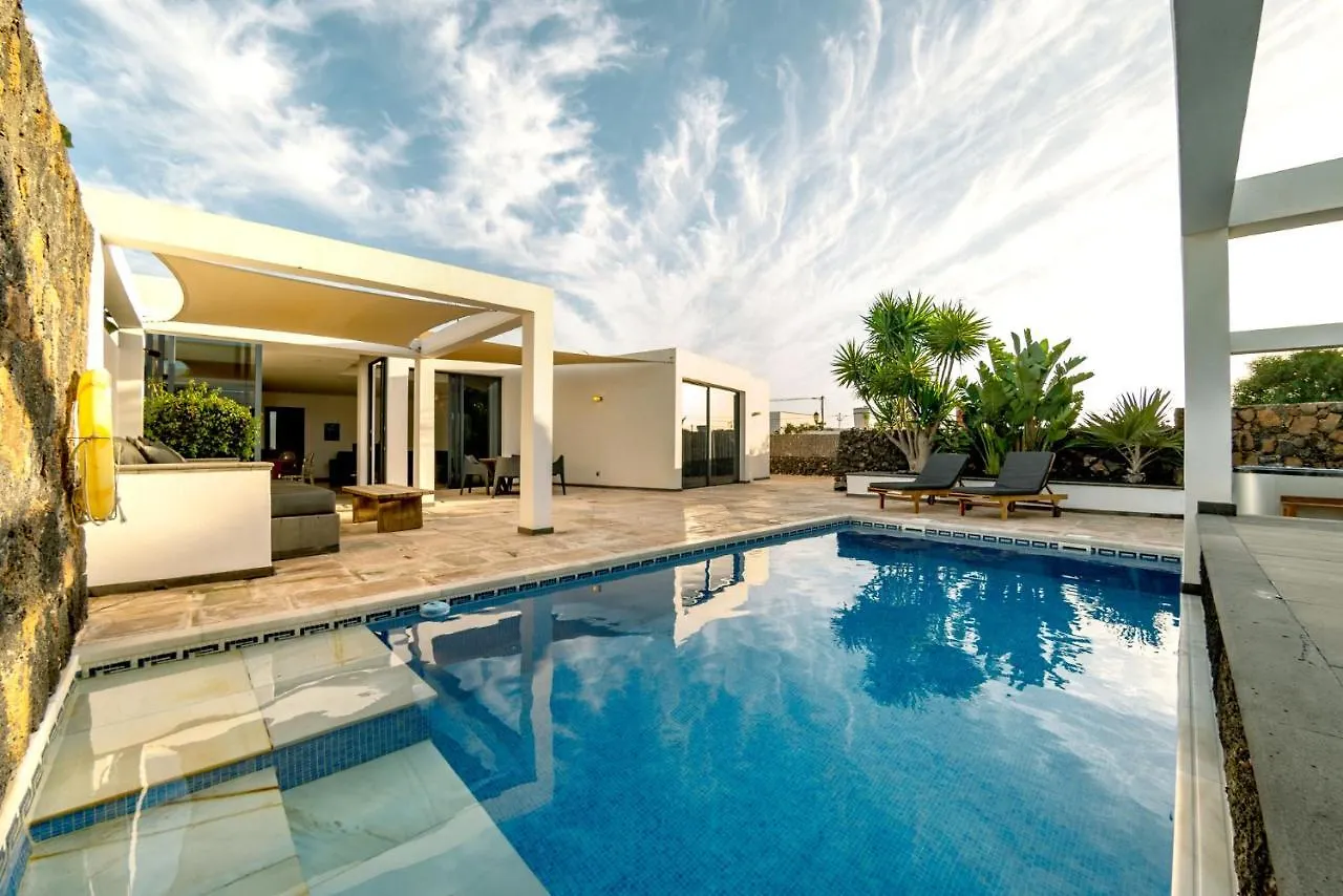 Villa Casa Chani With Heated Pool In El Roque Cotillo