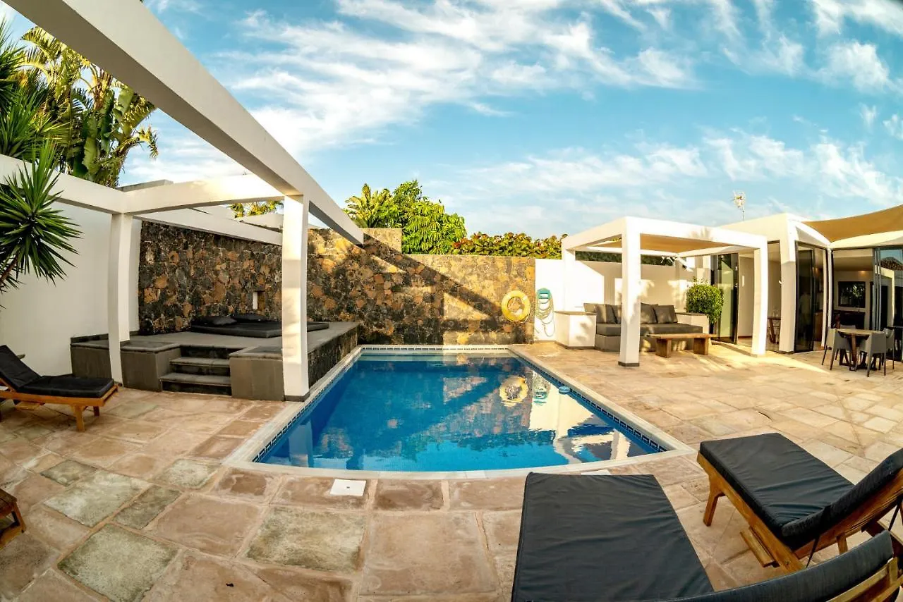 Casa Chani With Heated Pool In El Roque Cotillo 0*,